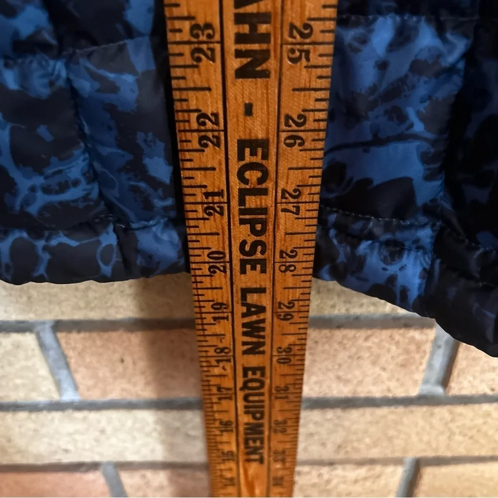 The North Face Eco Packable Slim Fit Thermoball Jacket Blue Camo Print Men’s M